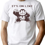 Dnky Funny Kng It's On Like Vintage 80s Gaming T-Shirt - White